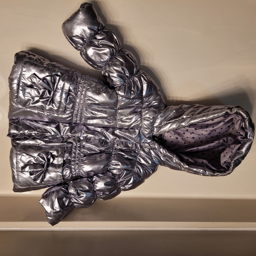 Rothschild Little Girls Hooded Metallic Silver Puffer Jacket With Pockets 12M - Picture 6 of 16